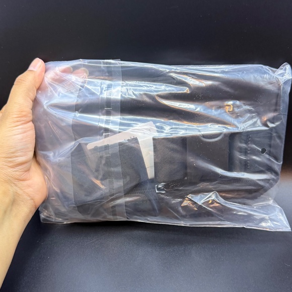 Lululemon Everywgere Belt Bag black - Picture 3 of 8